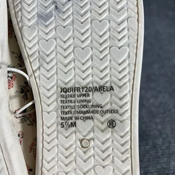 Jellypop Womens Sneakers Size 5.5 Off White Floral Canvas Slip On Shoes Comfort - Picture 9 of 10